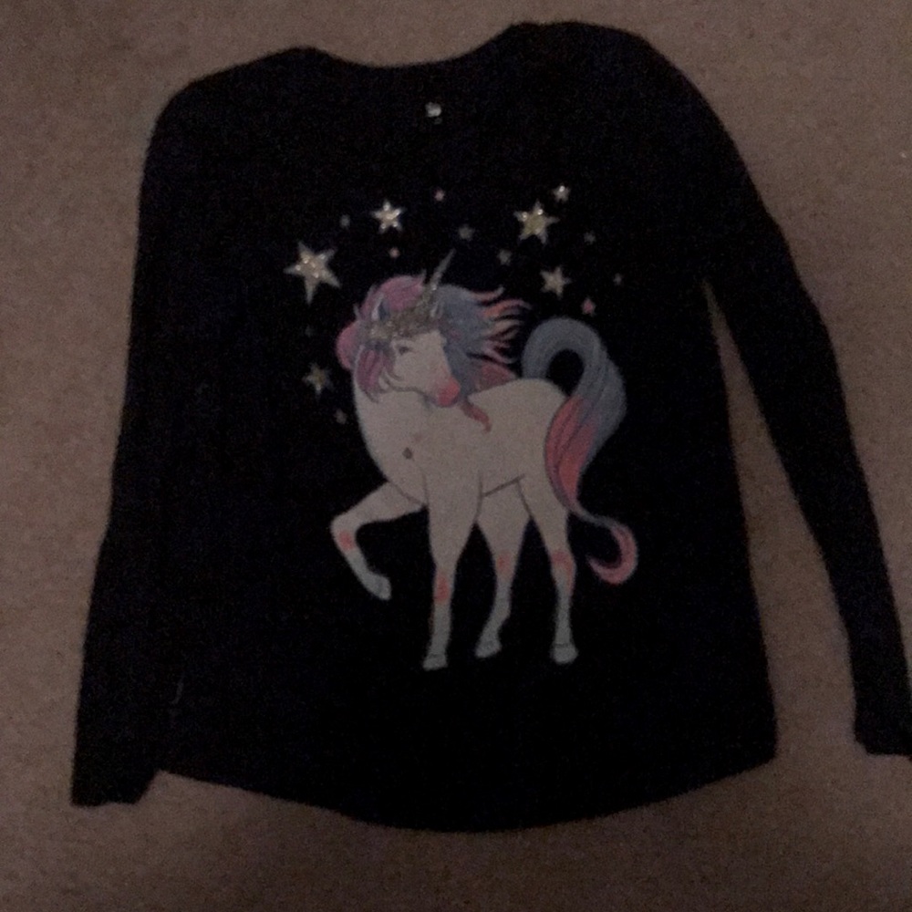 Girls’ unicorn top